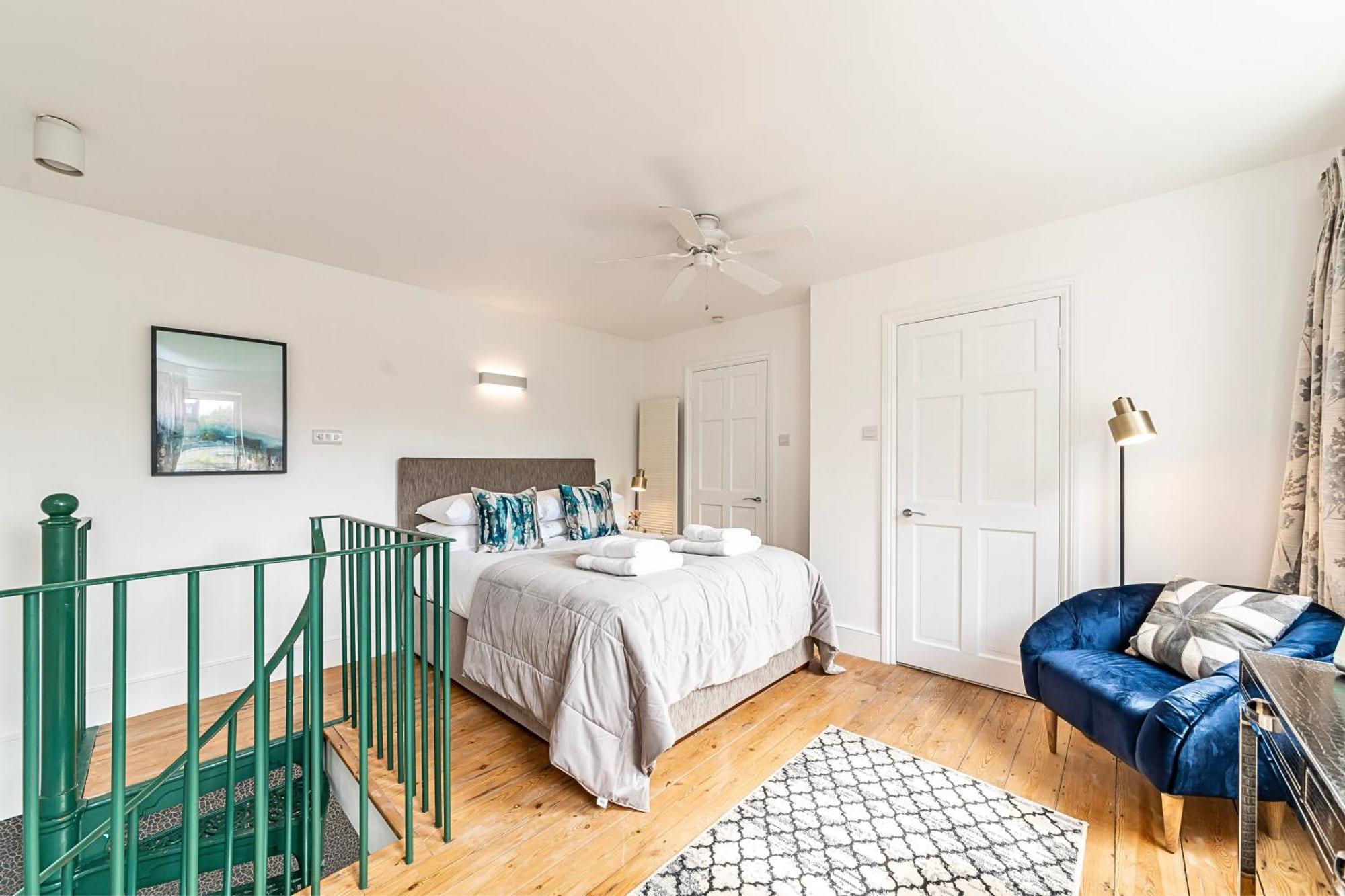 The Secret Kensington Garden Mews-2 Bedroom Full House-2 Train Lines- Spacious-Kings Road- Harrods -Chelsea Stadium-Private Small Patio Londýn Exteriér fotografie