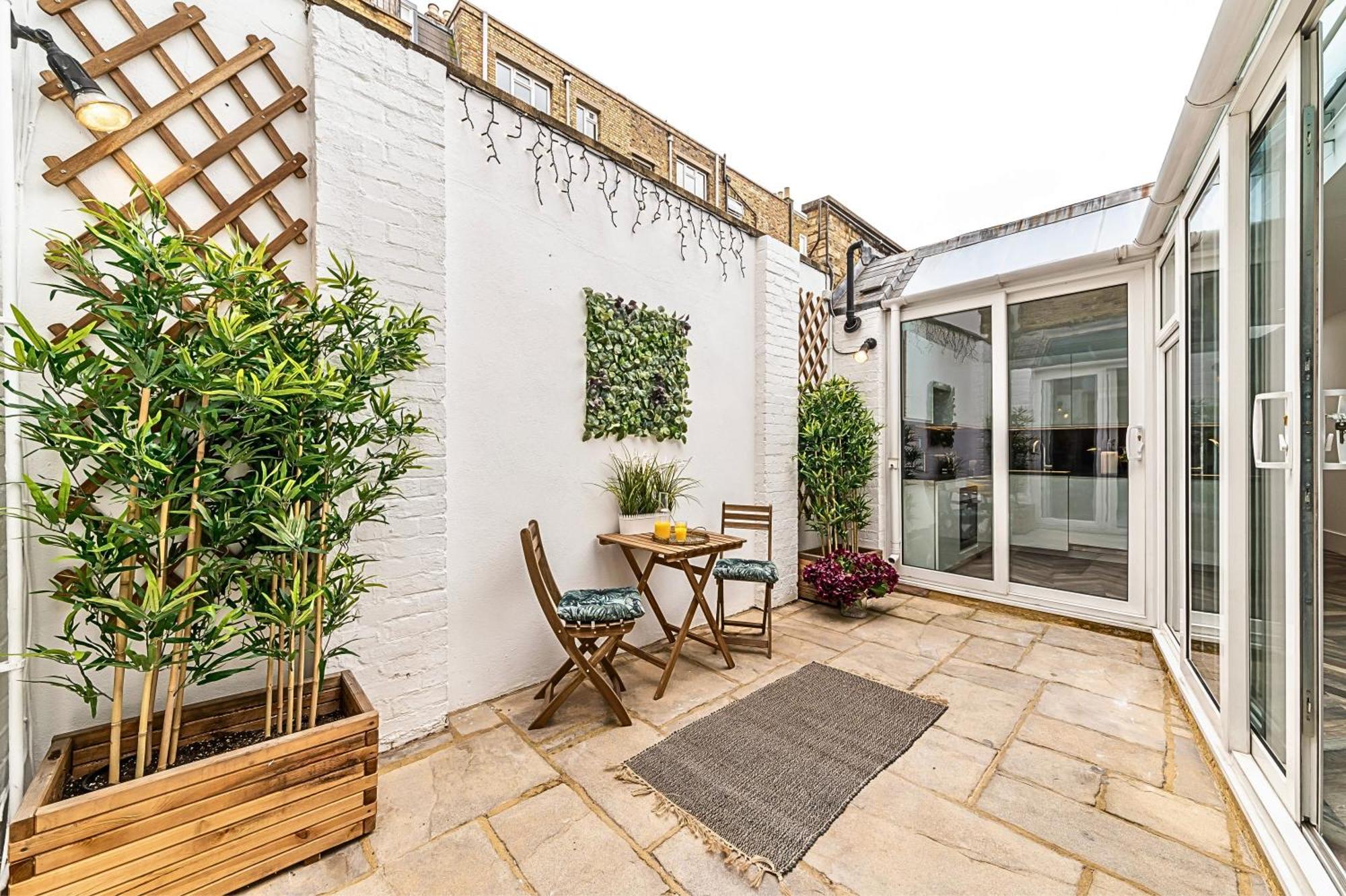 The Secret Kensington Garden Mews-2 Bedroom Full House-2 Train Lines- Spacious-Kings Road- Harrods -Chelsea Stadium-Private Small Patio Londýn Exteriér fotografie