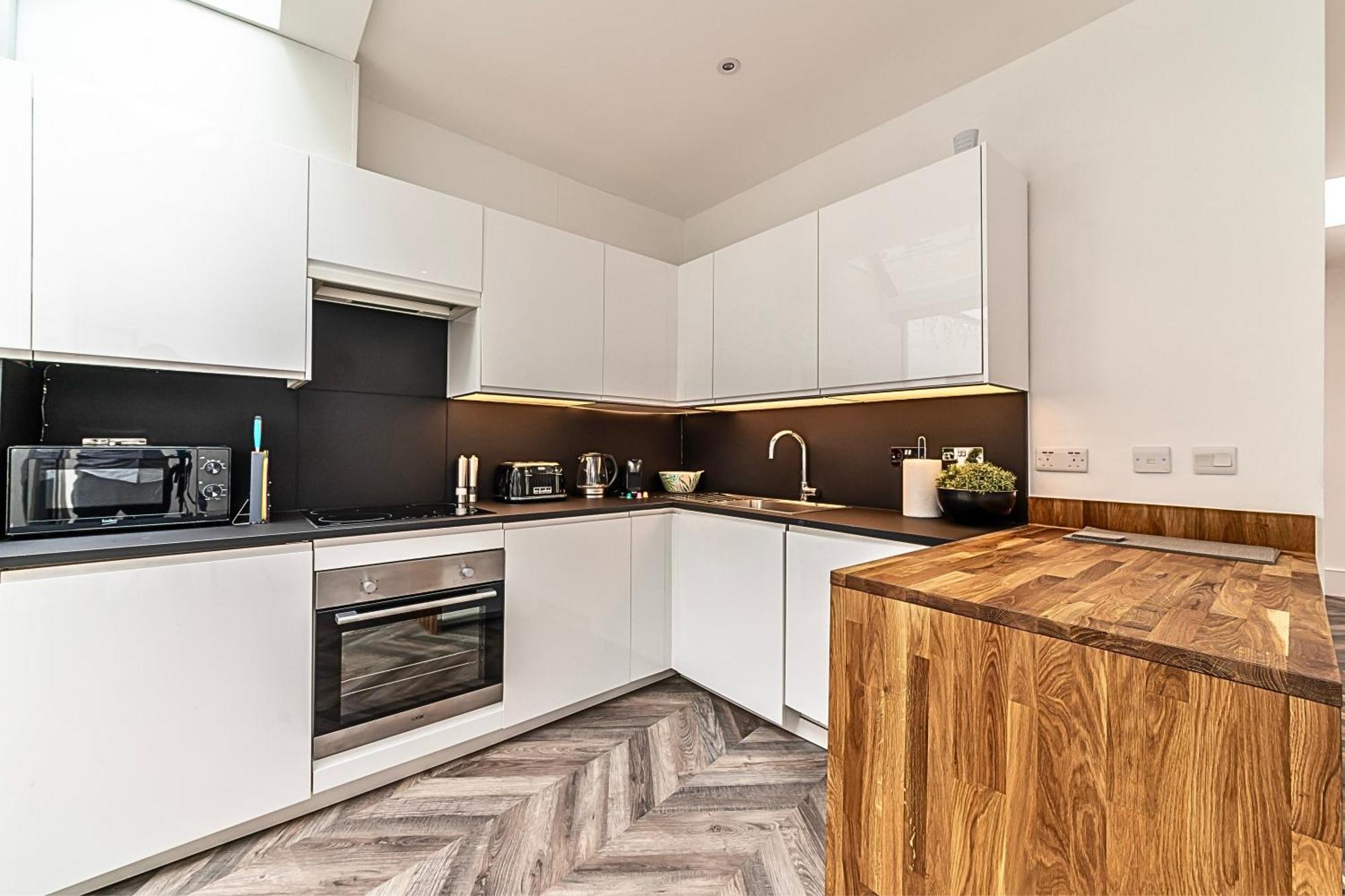 The Secret Kensington Garden Mews-2 Bedroom Full House-2 Train Lines- Spacious-Kings Road- Harrods -Chelsea Stadium-Private Small Patio Londýn Exteriér fotografie
