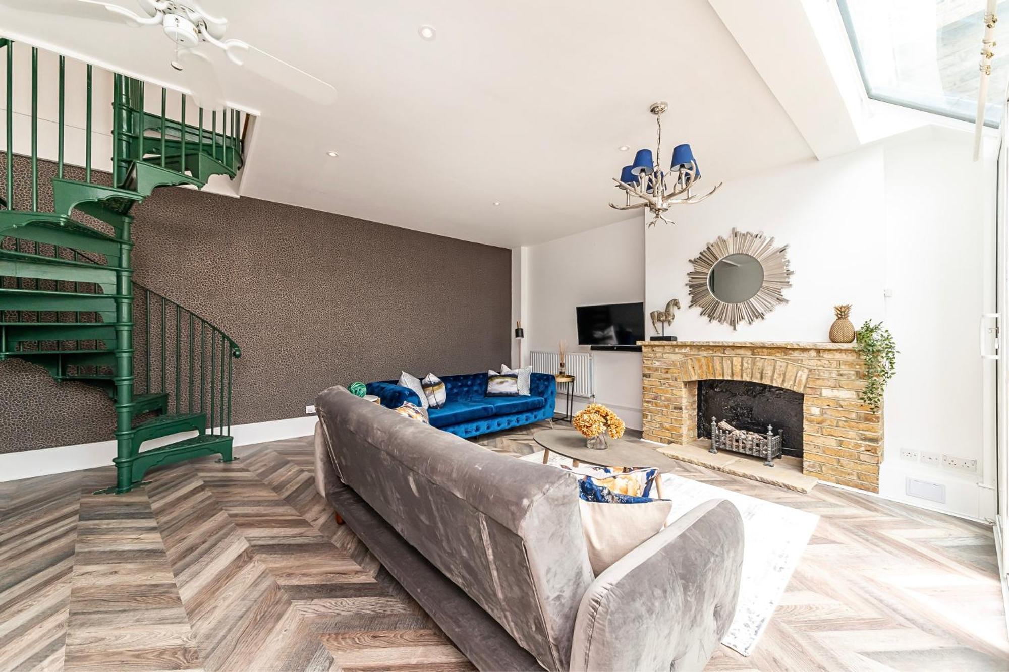 The Secret Kensington Garden Mews-2 Bedroom Full House-2 Train Lines- Spacious-Kings Road- Harrods -Chelsea Stadium-Private Small Patio Londýn Exteriér fotografie