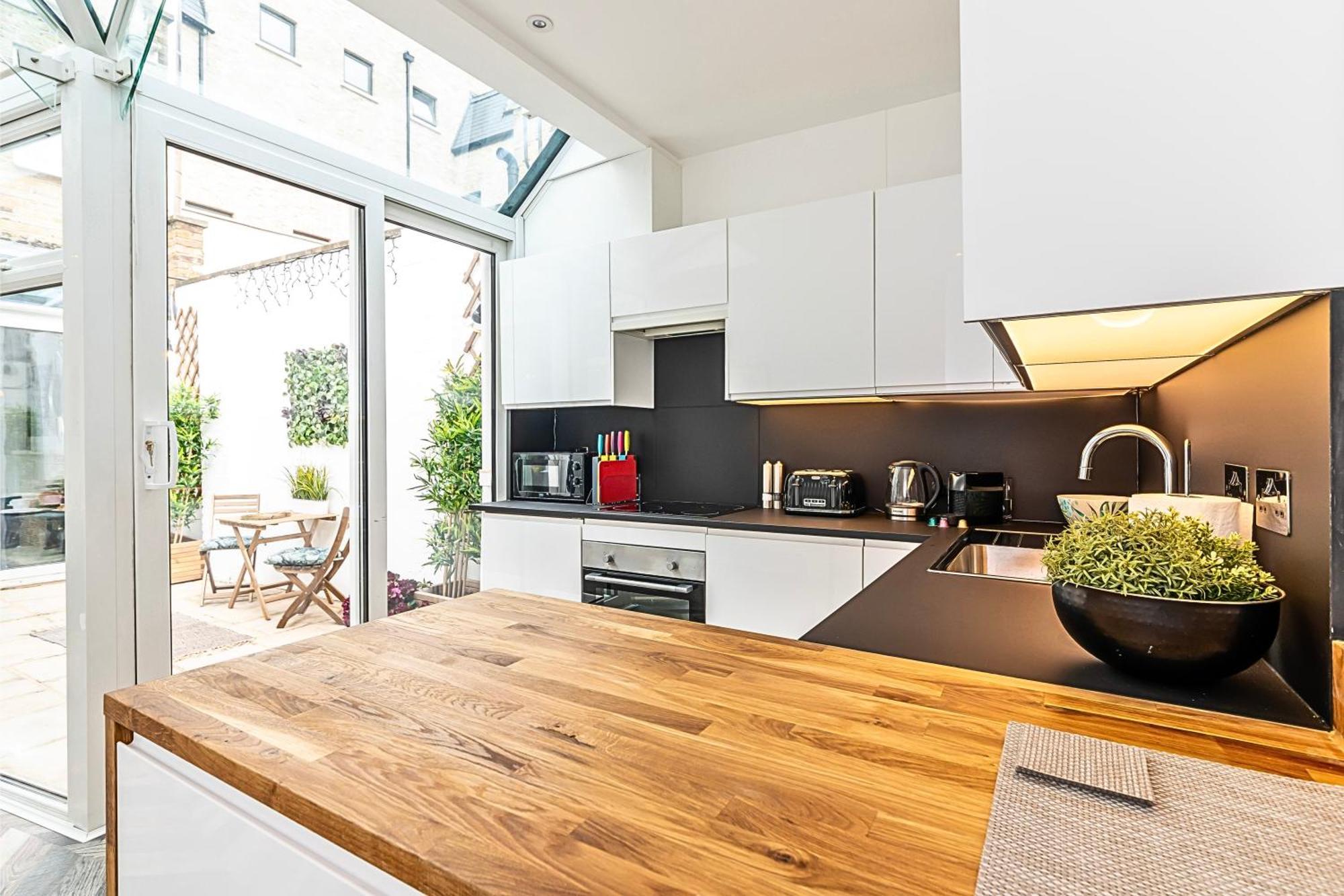 The Secret Kensington Garden Mews-2 Bedroom Full House-2 Train Lines- Spacious-Kings Road- Harrods -Chelsea Stadium-Private Small Patio Londýn Exteriér fotografie