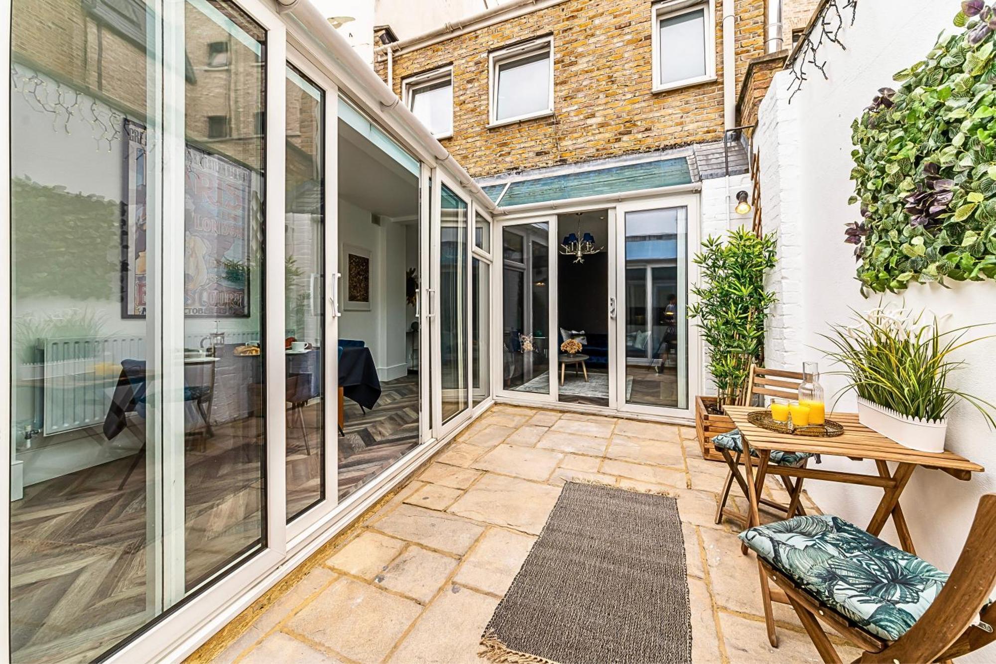 The Secret Kensington Garden Mews-2 Bedroom Full House-2 Train Lines- Spacious-Kings Road- Harrods -Chelsea Stadium-Private Small Patio Londýn Exteriér fotografie